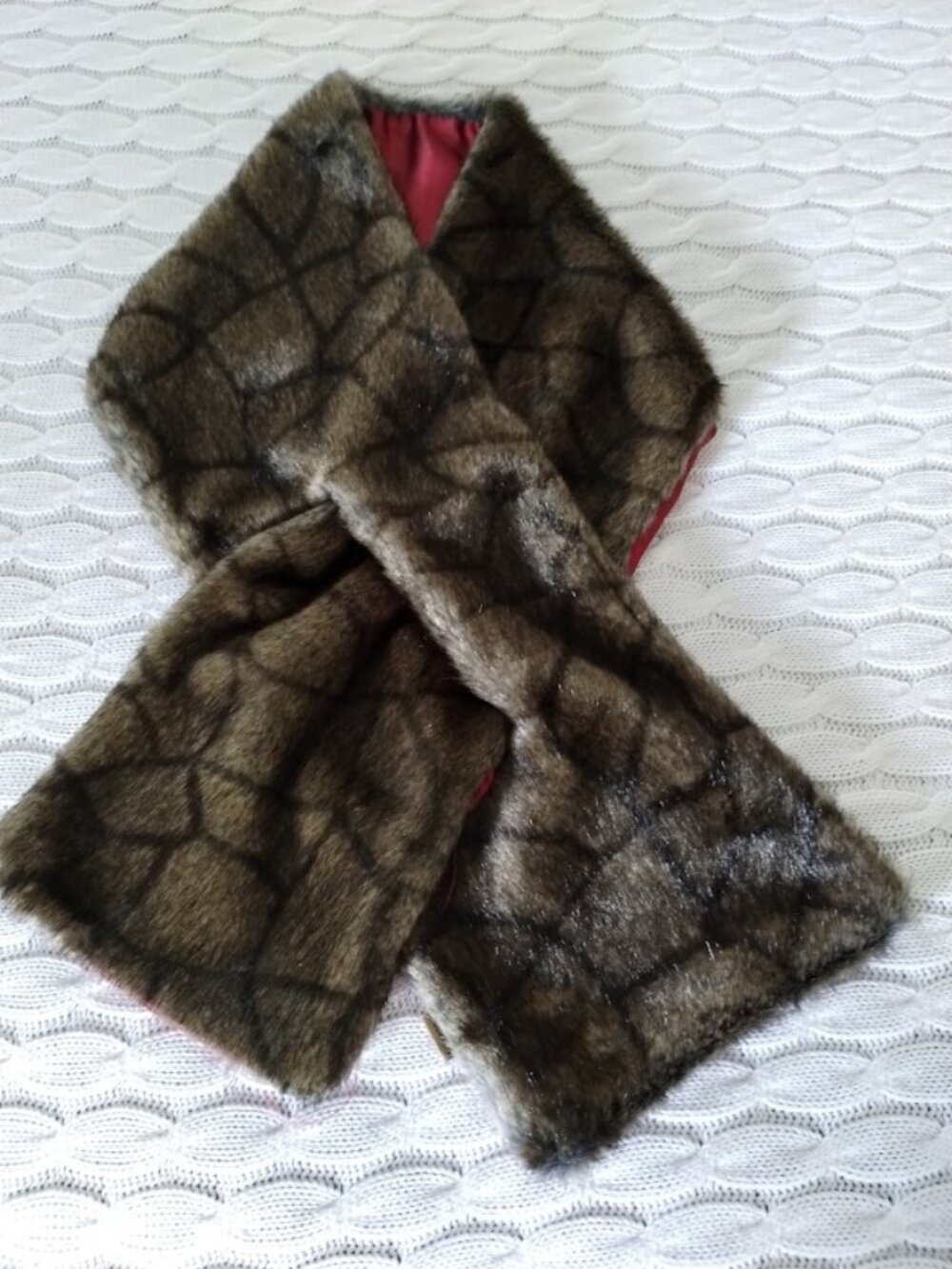 VTG Dubarry of Ireland Faux Fur Scarf w Red Signature Lining 45β x 7β
